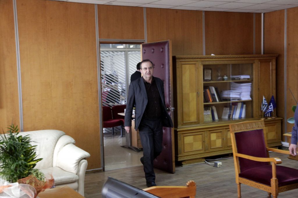 Δ. Στρατούλης: Ο Σόιμπλε νομίζει την Ελλάδα μπανανία ή προτεκτοράτο;