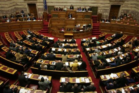 Υπερψηφίστηκε το νομοσχέδιο για τη ρύθμιση των 100 δόσεων