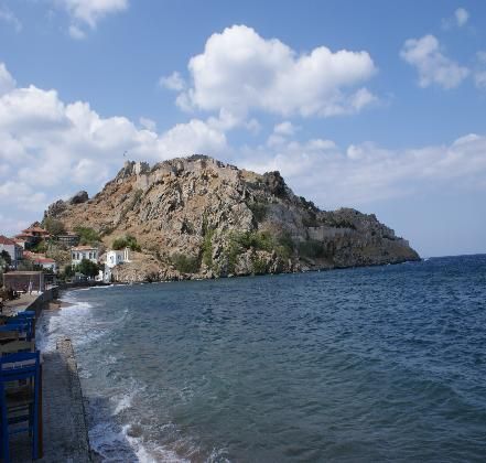 Λήμνος: Κατέρρευσε τμήμα του Κάστρου της Μύρινας