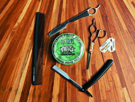 Στην κόψη του ξυραφιού