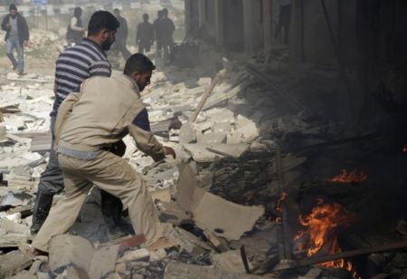 Τουλάχιστον 18 άμαχοι σκοτώθηκαν σε επιδρομές του στρατού κοντά στη Δαμασκό