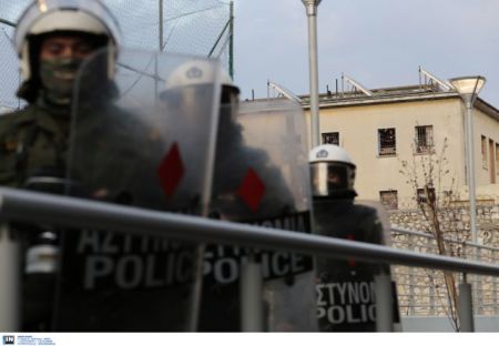 Αντιδρά στη δίκη για τη Χρυσή Αυγή στις φυλακές Κορυδαλλού ο δήμος