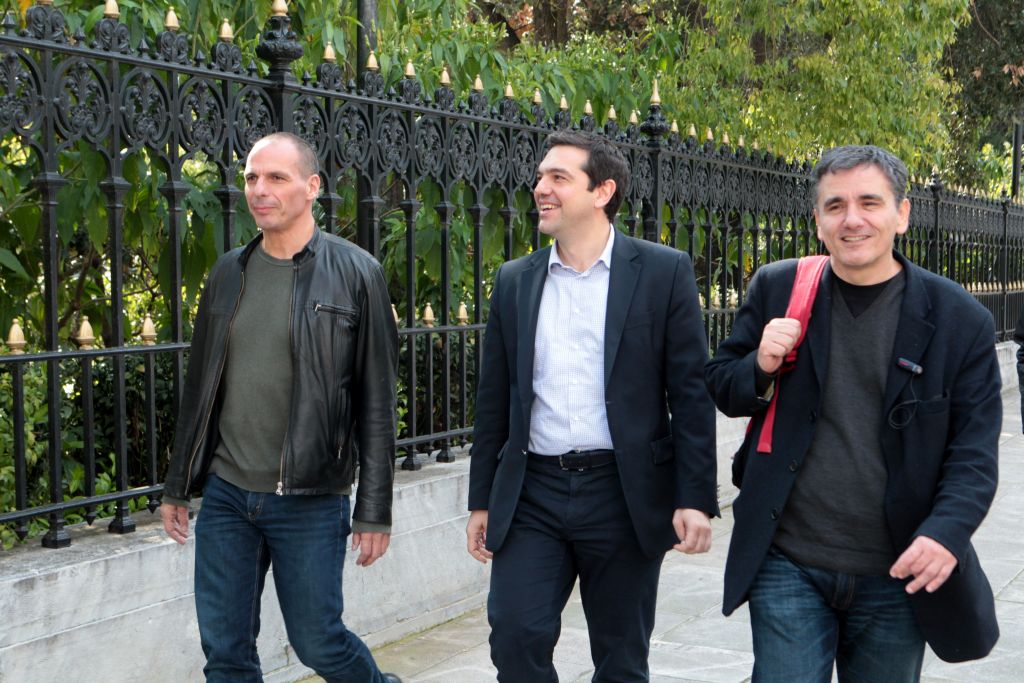 Φρένο στις πρόωρες συνταξιοδοτήσεις – Ενιαίος συντελεστής ΦΠΑ – Παραμετροποιήσεις στην 13η σύνταξη