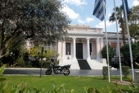 Σύσκεψη για τα μέτρα στο Μέγαρο Μαξίμου