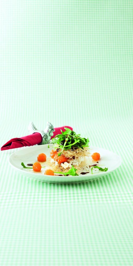 Σαλάτα με κανταΐφι, φρέσκο ανθότυρο και γλυκό κολοκύθας