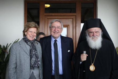 Ο Αρχιεπίσκοπος Ιερώνυμος στην τελετή επιμνημόσυνης δέησης στους βασιλικούς τάφους στο Τατόι