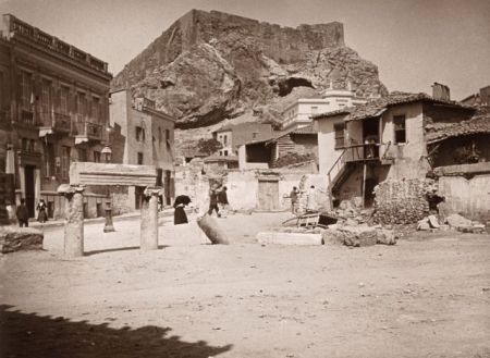 Γνωρίζοντας την Αθήνα με οδηγό την ιστορία και τη λογοτεχνία