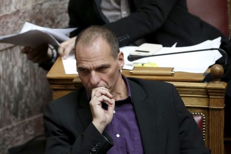 Ακροβασίες με άδεια ταμεία