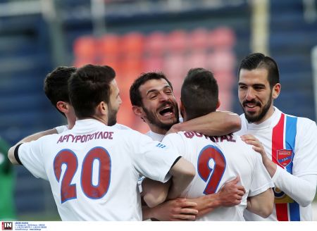 Στα γήπεδα και στην TV