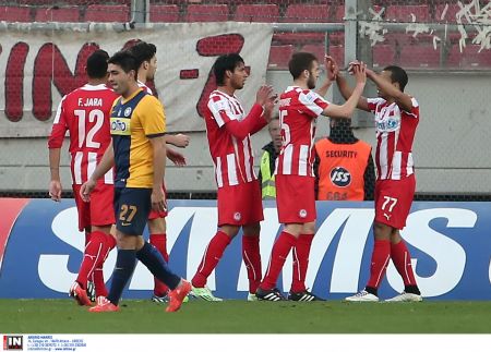 Στα γήπεδα και στην TV