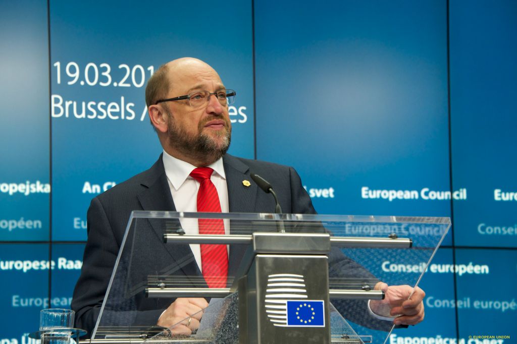 «Φήμες» χαρακτηρίζει τα περί πρωτοβουλίας του για το χρέος ο Μάρτιν Σούλτς