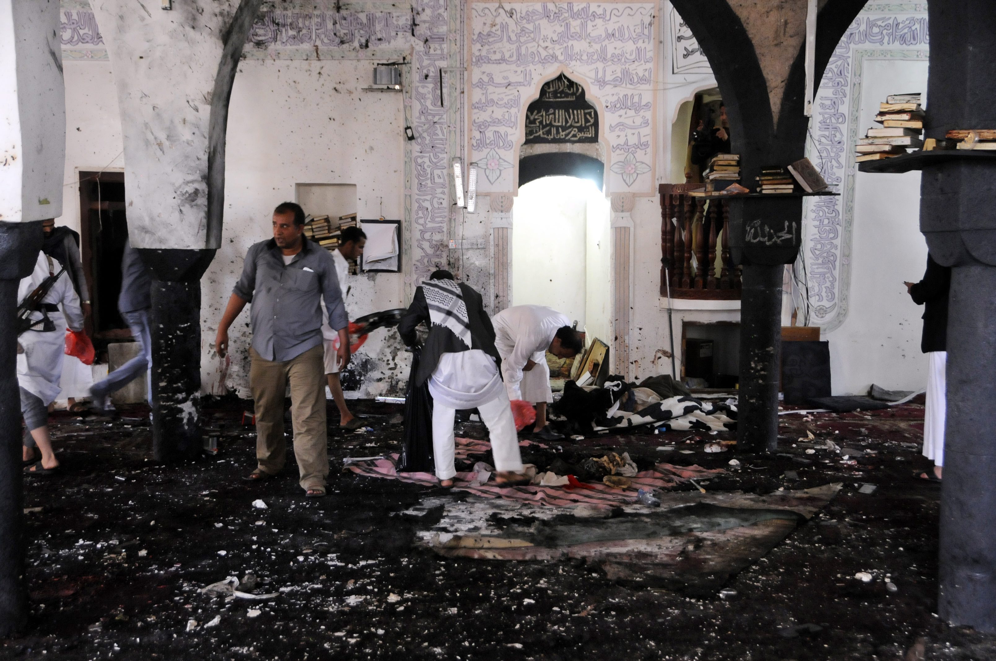 Διπλή επίθεση αυτοκτονίας στην Υεμένη με 142 νεκρούς