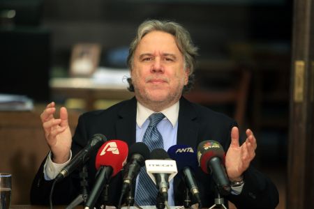 Τι υποστηρίζει και τι ξεχνάει ο Γ. Κατρούγκαλος