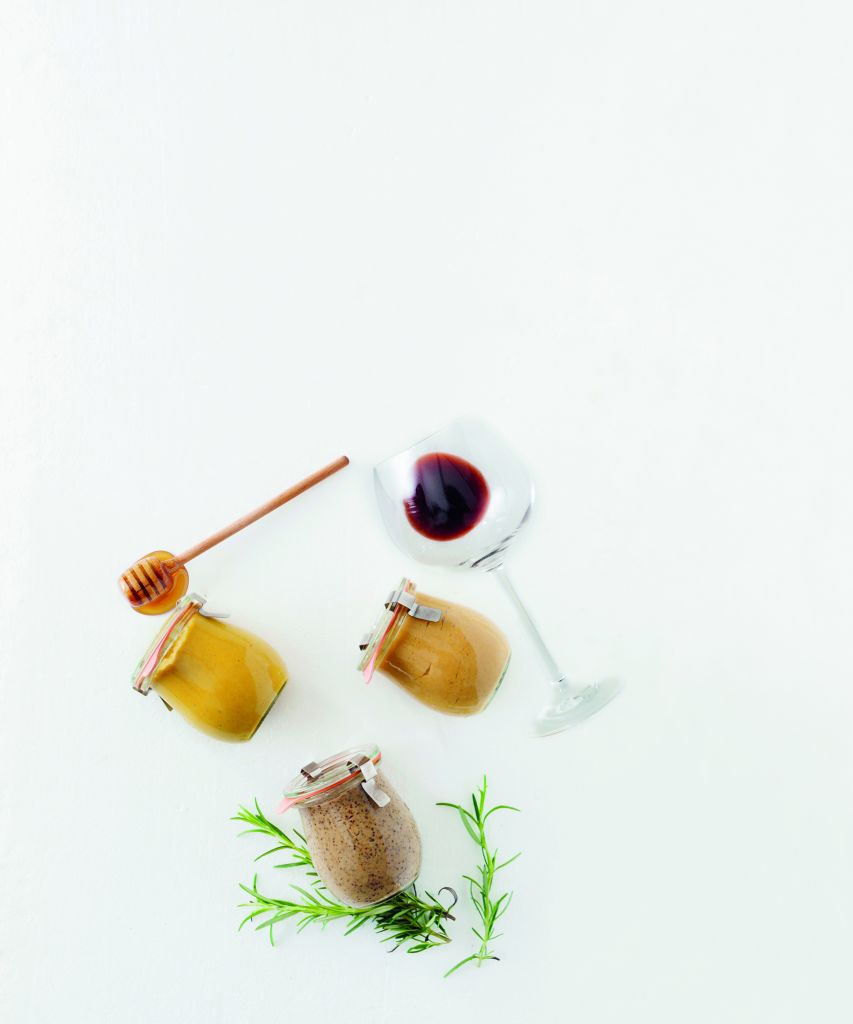 Μουστάρδα δίχρωμη με γλυκό κρασί