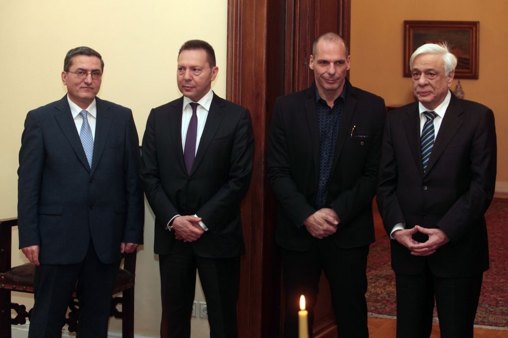 Συνάντηση του Προέδρου της Δημοκρατίας κ. Παυλόπουλου με τον Γ. Βαρουφάκη