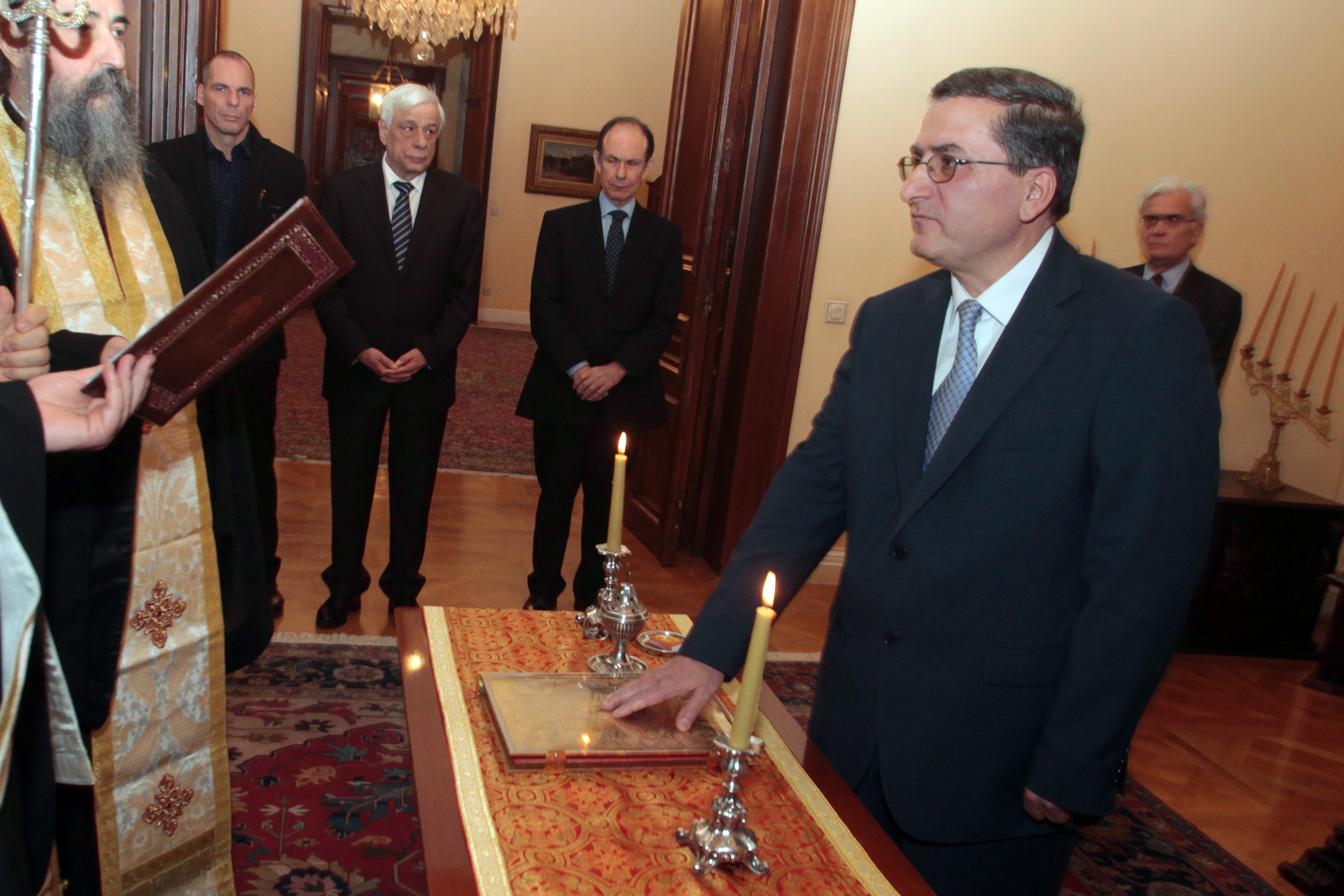 Μητράκος-ΤτΕ: Θετικό σοκ για τις επενδύσεις η συζήτηση για το χρέος