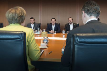 Μεταρρυθμίσεις, γερμανικές αποζημιώσεις και Siemens στο μενού του δείπνου Τσίπρα-Μέρκελ