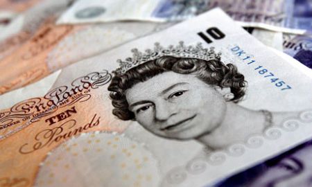 Πτωτικά κινείται η στερλίνα
