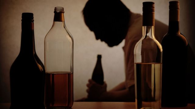 Με προβλήματα αλκοολισμού το 10% των Ελλήνων