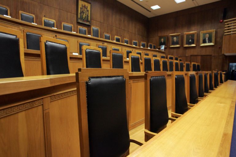 Ενωση Δικαστών και εισαγγελέων: «Παρακολουθούμε με αποτροπιασμό την κατάντια στην οποία διολισθαίνουν τα δημόσια ήθη» | tovima.gr
