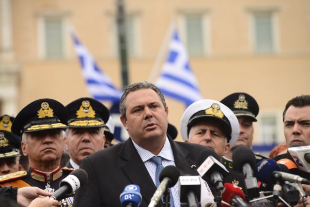 Καμμένος σε ρόλο στρατάρχη