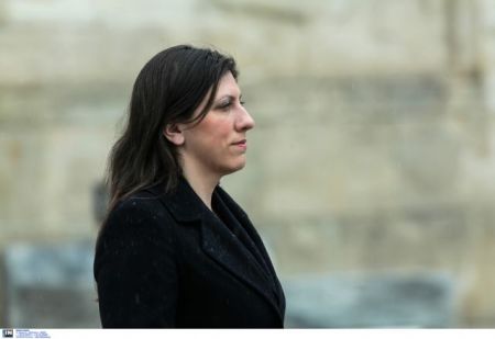 Σκληρό ροκ με συνεχείς αποκαλύψεις σκανδάλων από την Ζωή