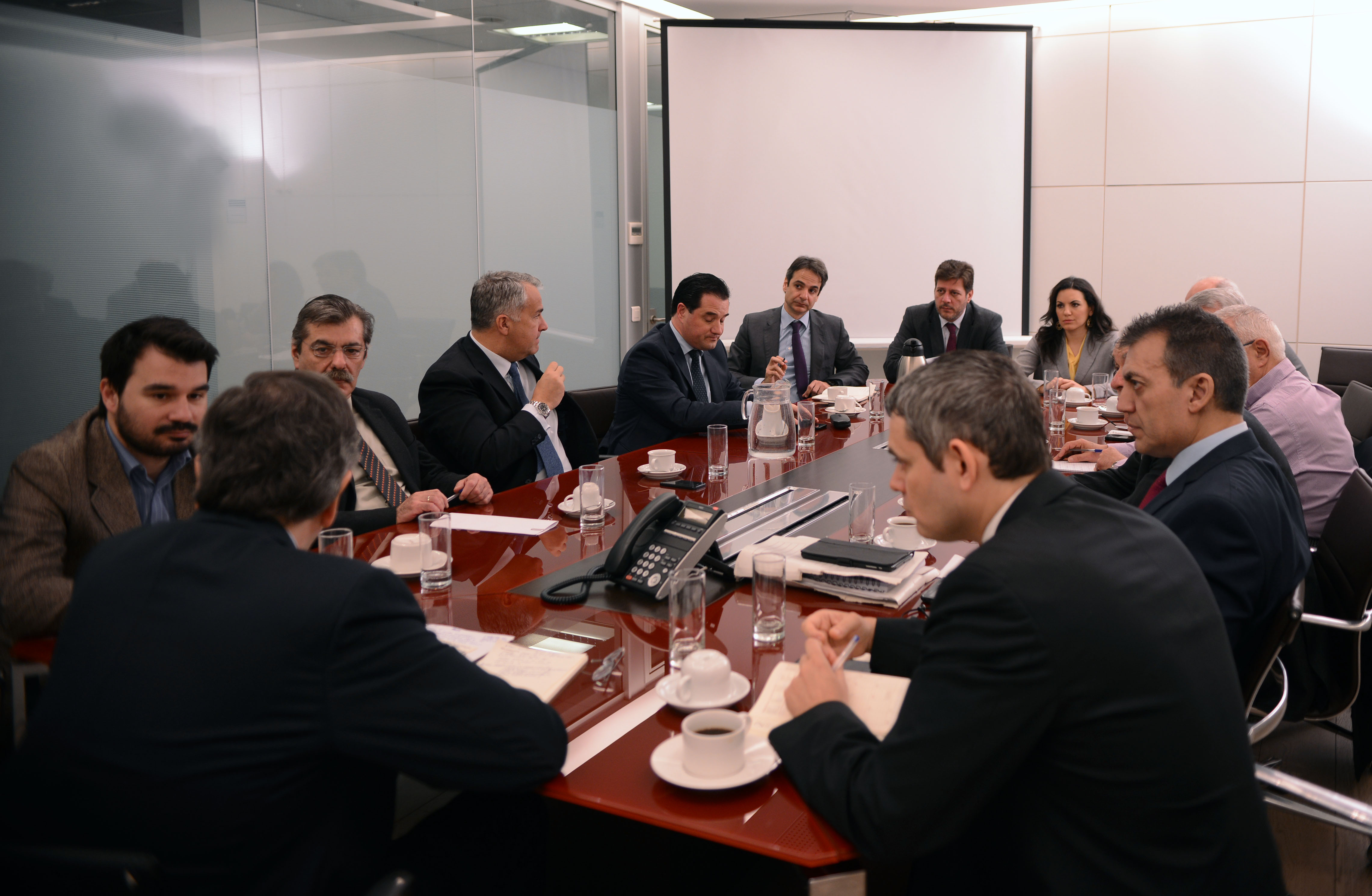 Σαμαράς: Η κυβέρνηση οδηγεί ολοταχώς τη χώρα σε νέο μνημόνιο