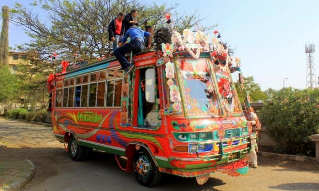 Πακιστάν: Ενοπλος τουρισμός, η νέα μόδα στο Καράτσι