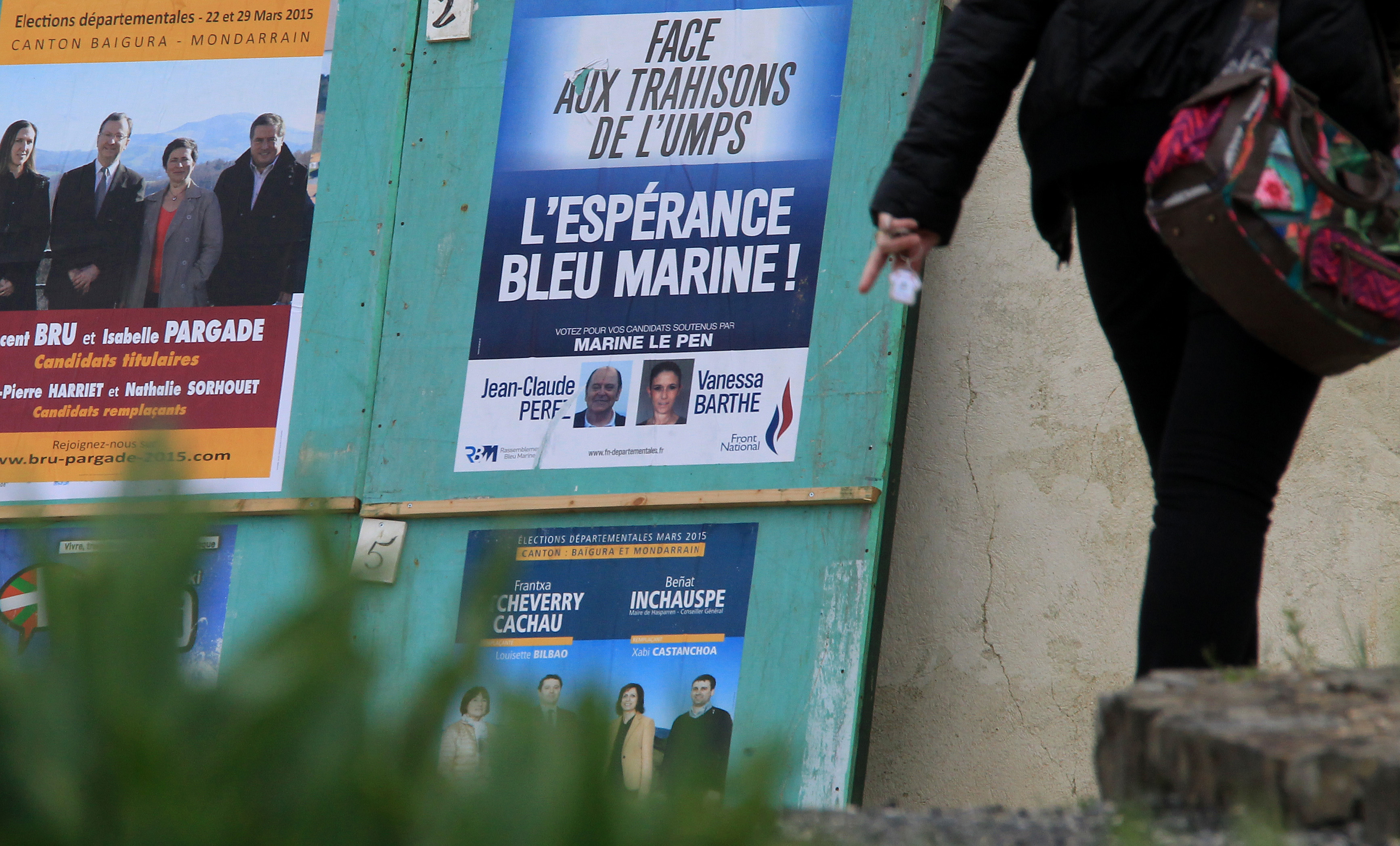 Γαλλία- Β’ γύρος περιφερειακών εκλογών: Σε ενίσχυσή τους ελπίζουν Σαρκοζί και Λεπέν
