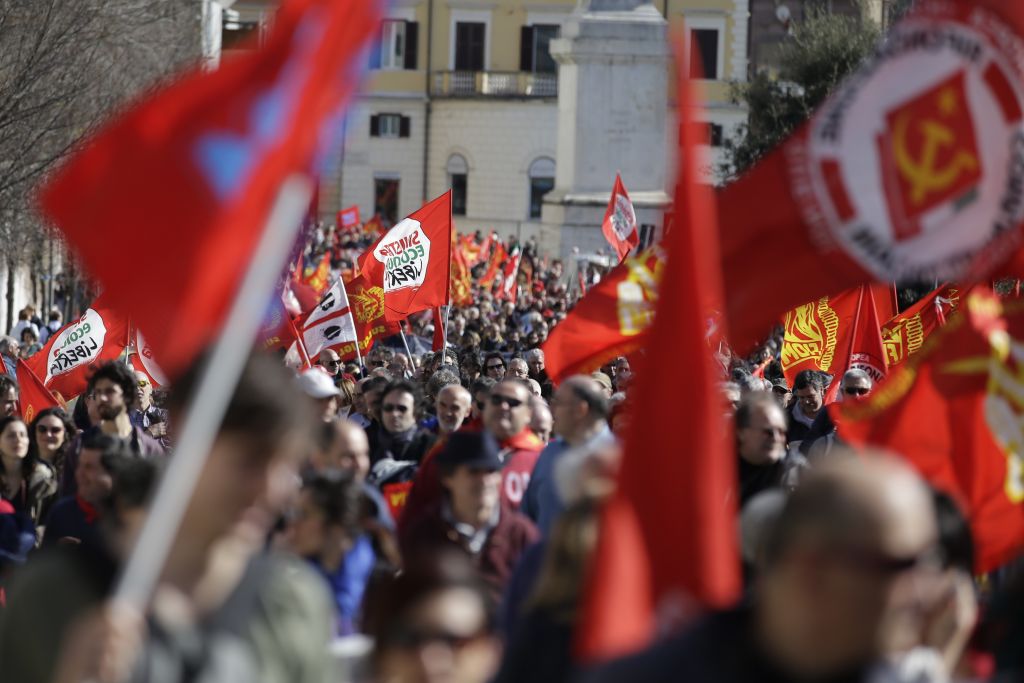 Ρώμη:Δεκάδες χιλιάδες στους δρόμους κατά των αλλαγών στα εργασιακά