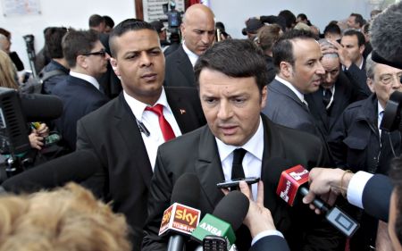 Deutsche Welle: Νέα δημοσιονομικά μέτρα προαναγγέλλει ο Ρέντσι