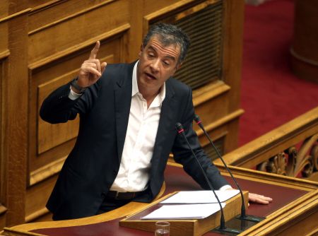 Θεοδωράκης: Η κυβέρνηση βάζει λάθος προτεραιότητες