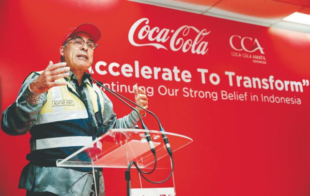 Μικραίνει τα μπουκάλια η Coca-Cola για να αυξηθεί η κατανάλωση