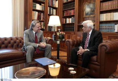 Παυλόπουλος: «Τραυματισμένη από τις περικοπές η δημόσια διοίκηση»