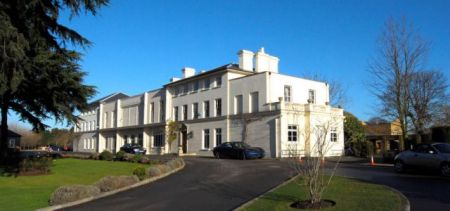 Η εγγονή του μεγαλοεφοπλιστή Εμπειρίκου ακύρωσε τον γάμο της μέσω e-mail