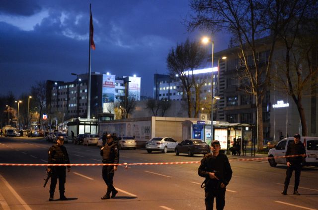 Αχμέτ Νταβούτογλου: Η Τουρκία θα αντεπιτεθεί στις «σκοτεινές δυνάμεις»