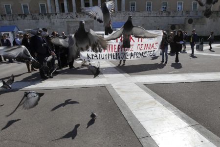 Σε κίνδυνο οι ζωές των απεργών πείνας, λένε οι γιατροί τους