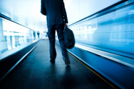 «Διαβατήριο» για 350.000 έλληνες νεομετανάστες