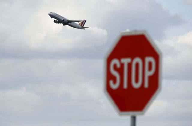 Αναγκαστική προσγείωση αεροπλάνου λόγω έντονης μυρωδιάς κάνναβης