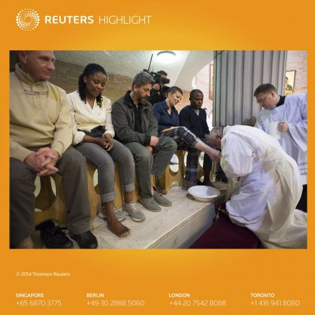 Τα πόδια κρατουμένων έπλυνε ο Πάπας την Μ. Πέμπτη των Καθολικών