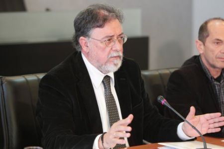 Panousis favors “mild response” to squatters and occupations