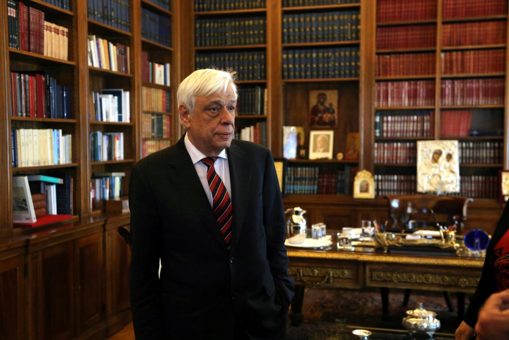 Παυλόπουλος: Ανάγκη για πολιτικές αποφάσεις – παράκαμψη τεχνοκρατών
