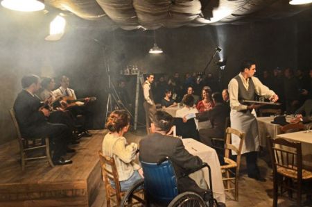 Βόλτα στo «Ουζερί Τσιτσάνης»