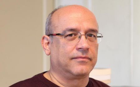 Ανδρ. Βαρελάς: «Τρία κόμματα δεν θα σεβαστούν την απαγόρευση αφισοκόλλησης»