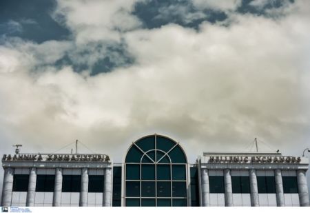 Χρηματιστήριο Αθηνών: Πτώση την Τρίτη λόγω πιέσεων στις τράπεζες