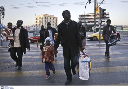Γιατί άλλαξε η κυβέρνηση τη διατύπωση στα μέτρα για το μεταναστευτικό
