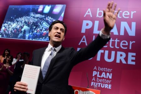 Βρετανία: Το πρωί προηγούνται οι Εργατικοί και το βράδυ οι Τόρις