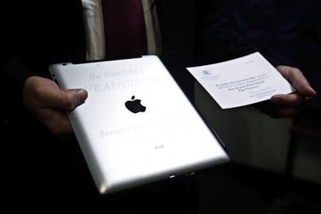 Ουρουγουάη: στα 30.500 δολάρια δημοπρατήθηκε iPad του Πάπα