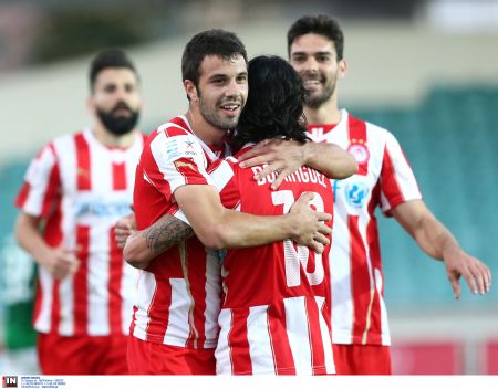 Στα γήπεδα και στην TV