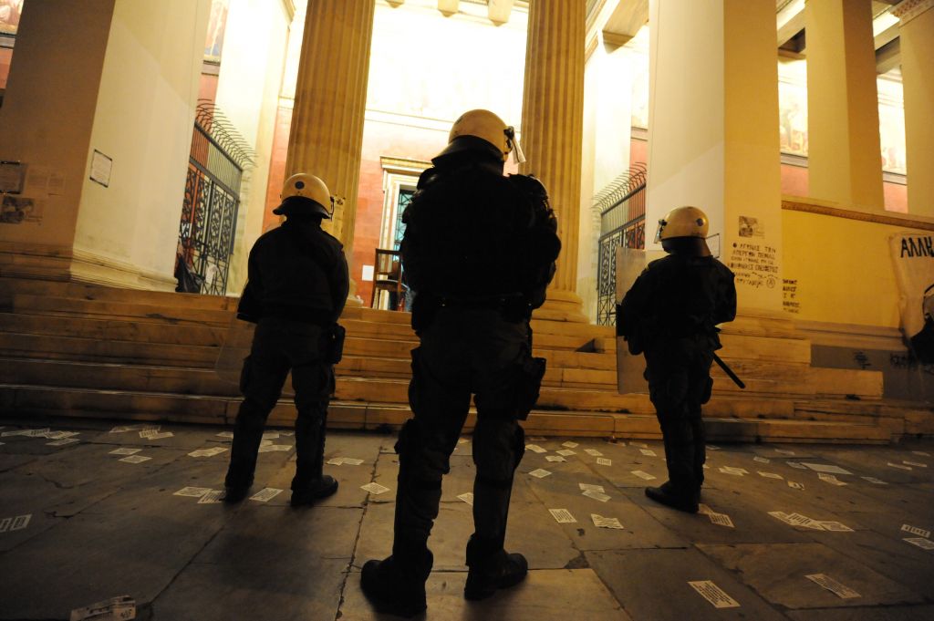 ΕΚΠΑ: Περικυκλωμένη από την αστυνομία η Πρυτανεία